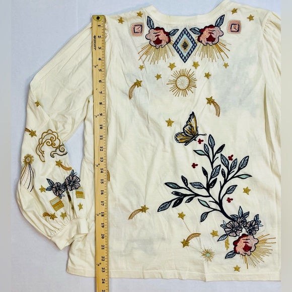 Women’s size small. Johnny Was long sleeve “Selah” long sleeve shirt. Cream - Picture 6 of 9